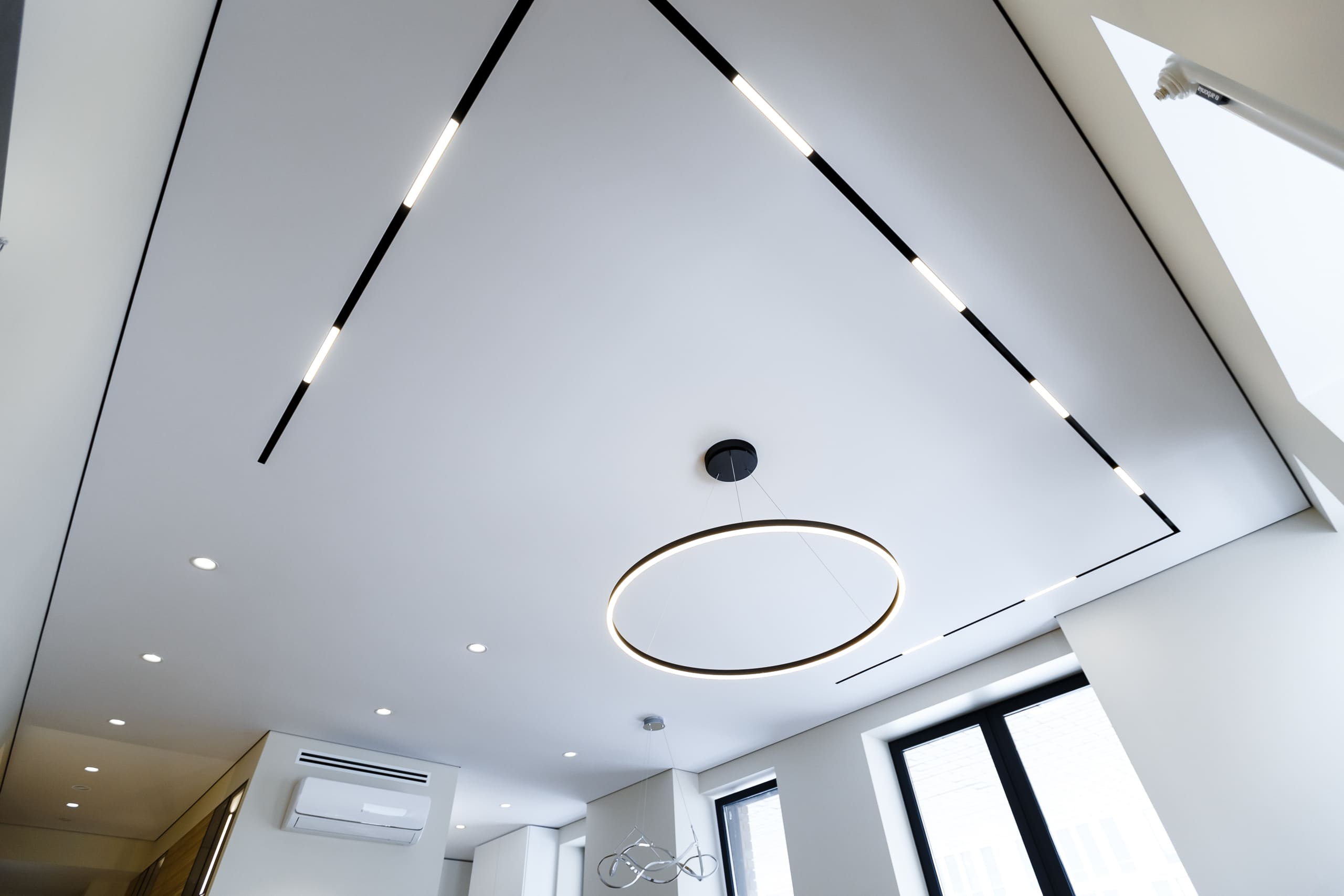 Тканевый потолок с теневым зазором