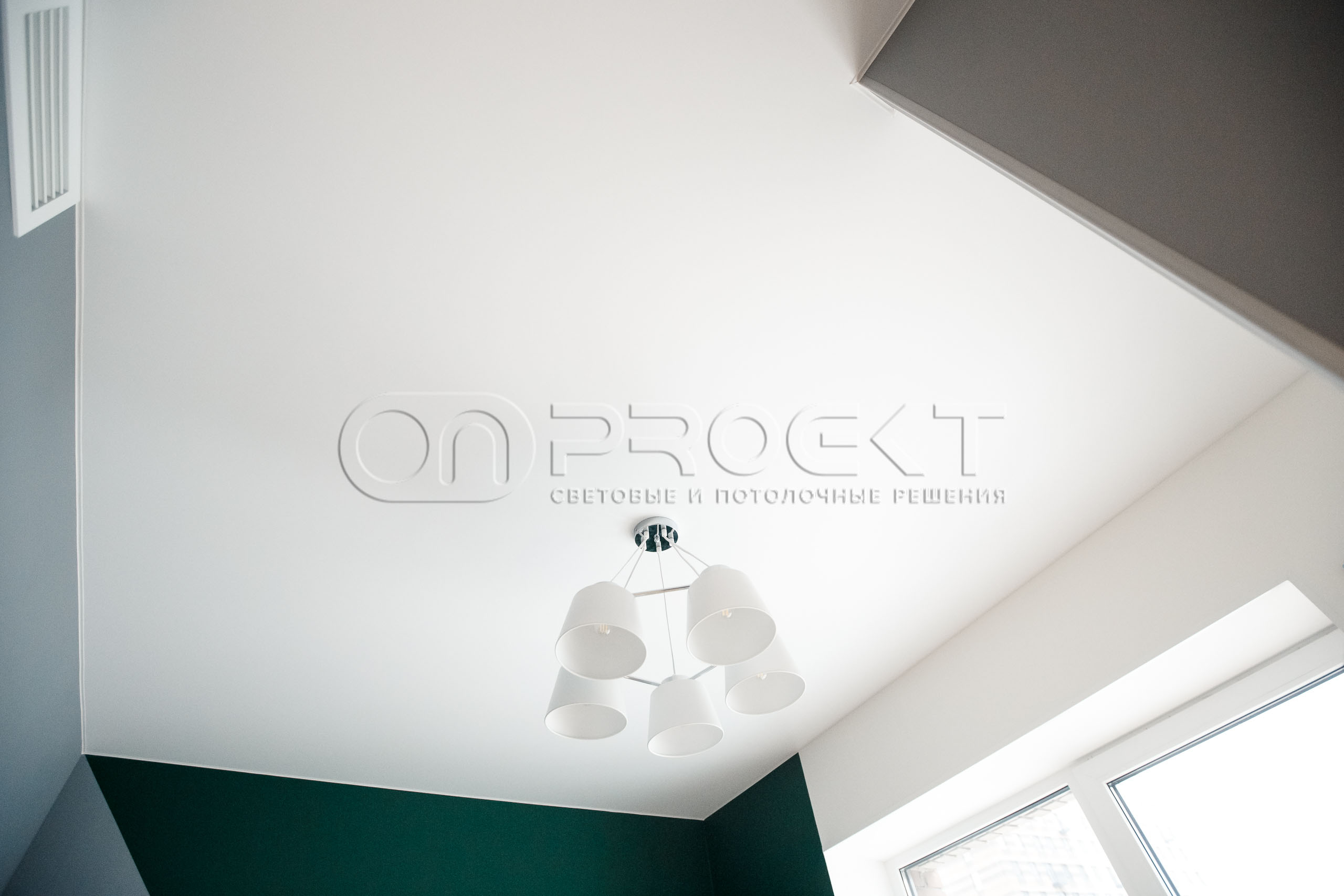 ПВХ потолки в трехкомнатной квартире