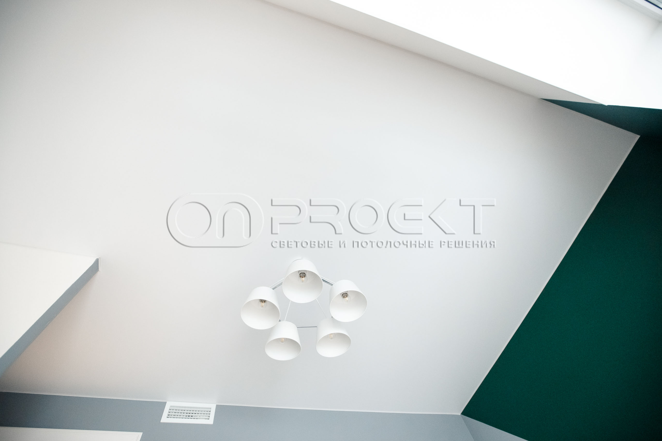 ПВХ потолки в трехкомнатной квартире