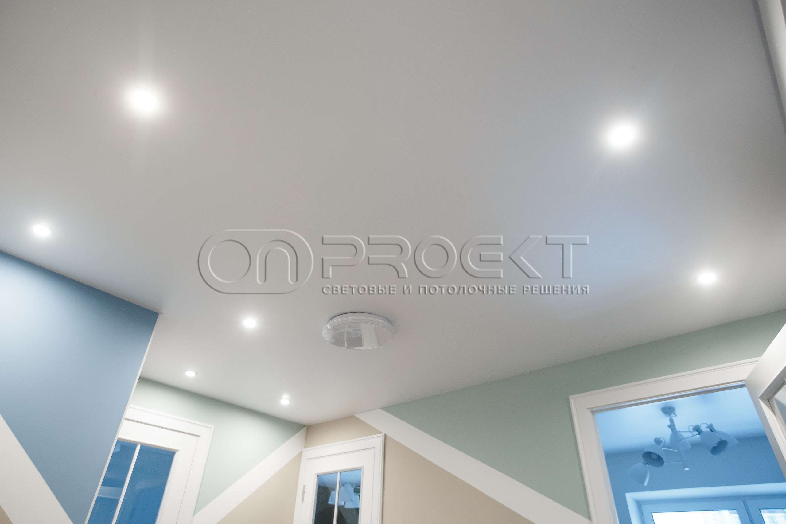 ПВХ потолки в трехкомнатной квартире