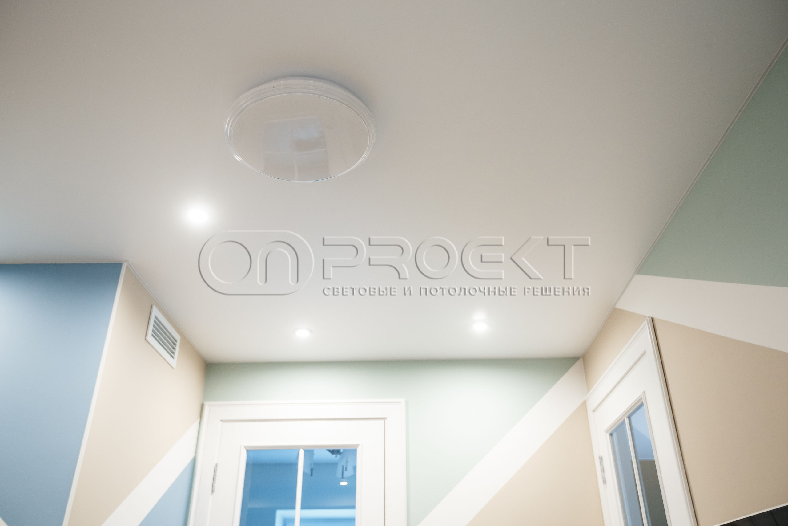 ПВХ потолки в трехкомнатной квартире