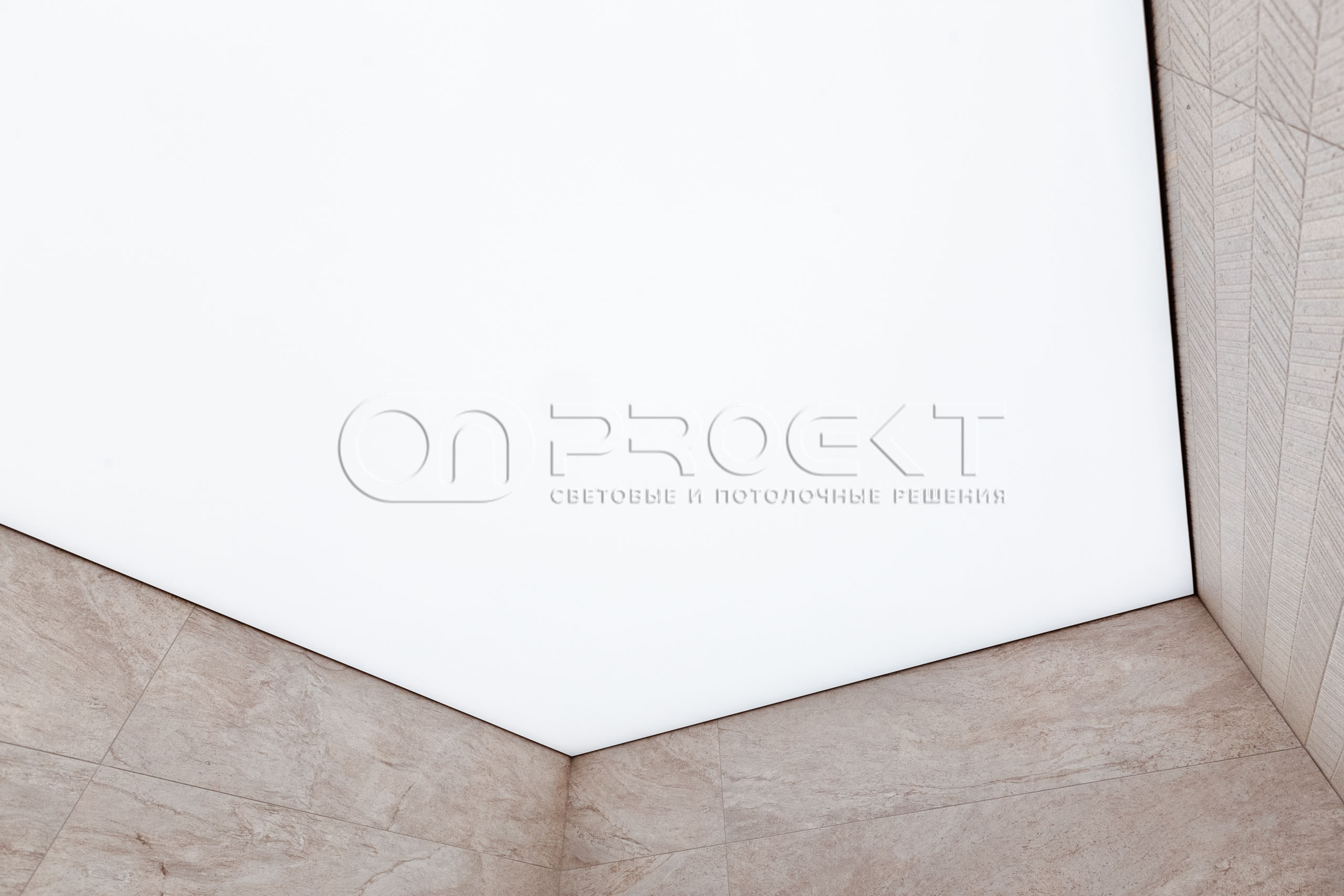 Световые потолки в ванной комнате