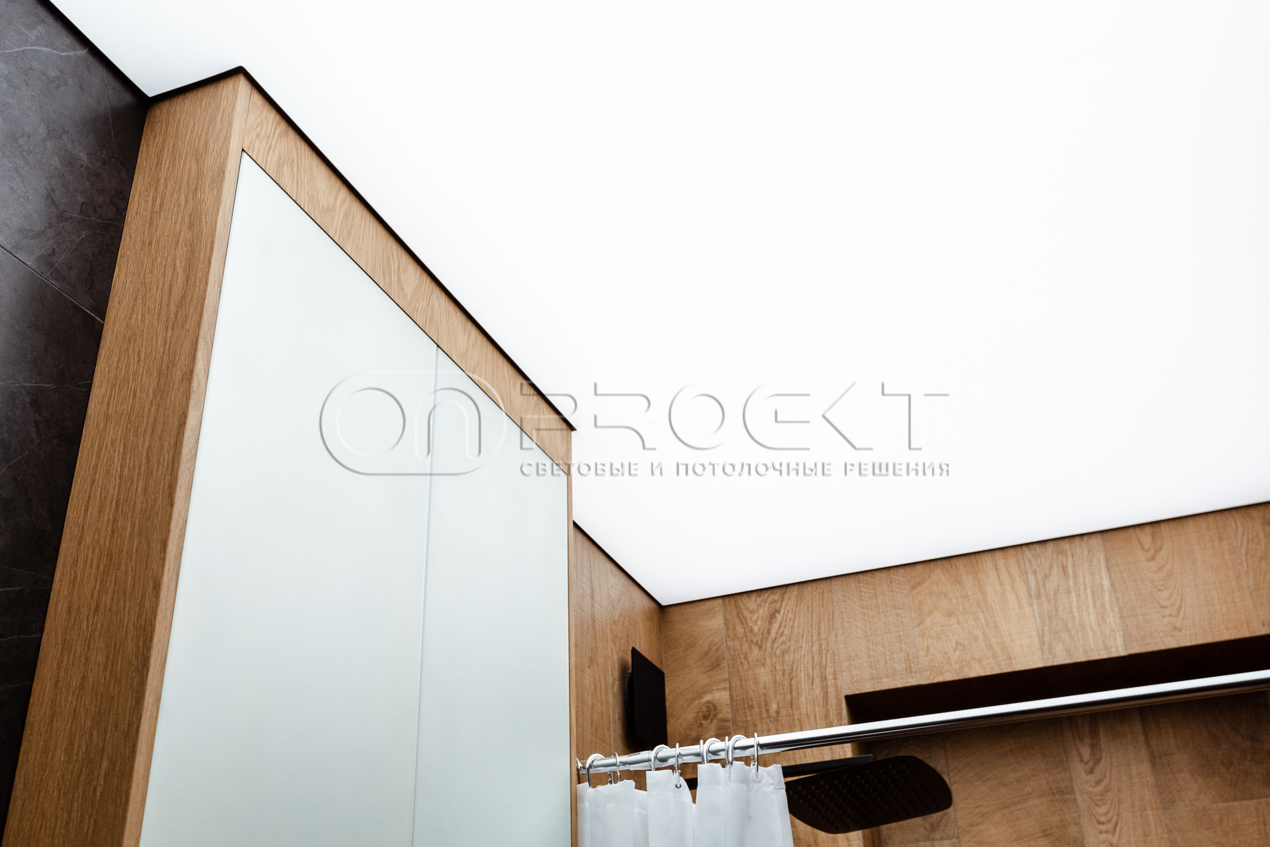 Световые потолки в ванной комнате