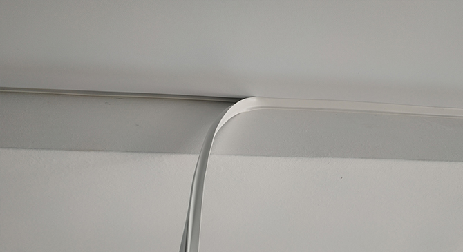 натяжной пвх потолок со вставкой