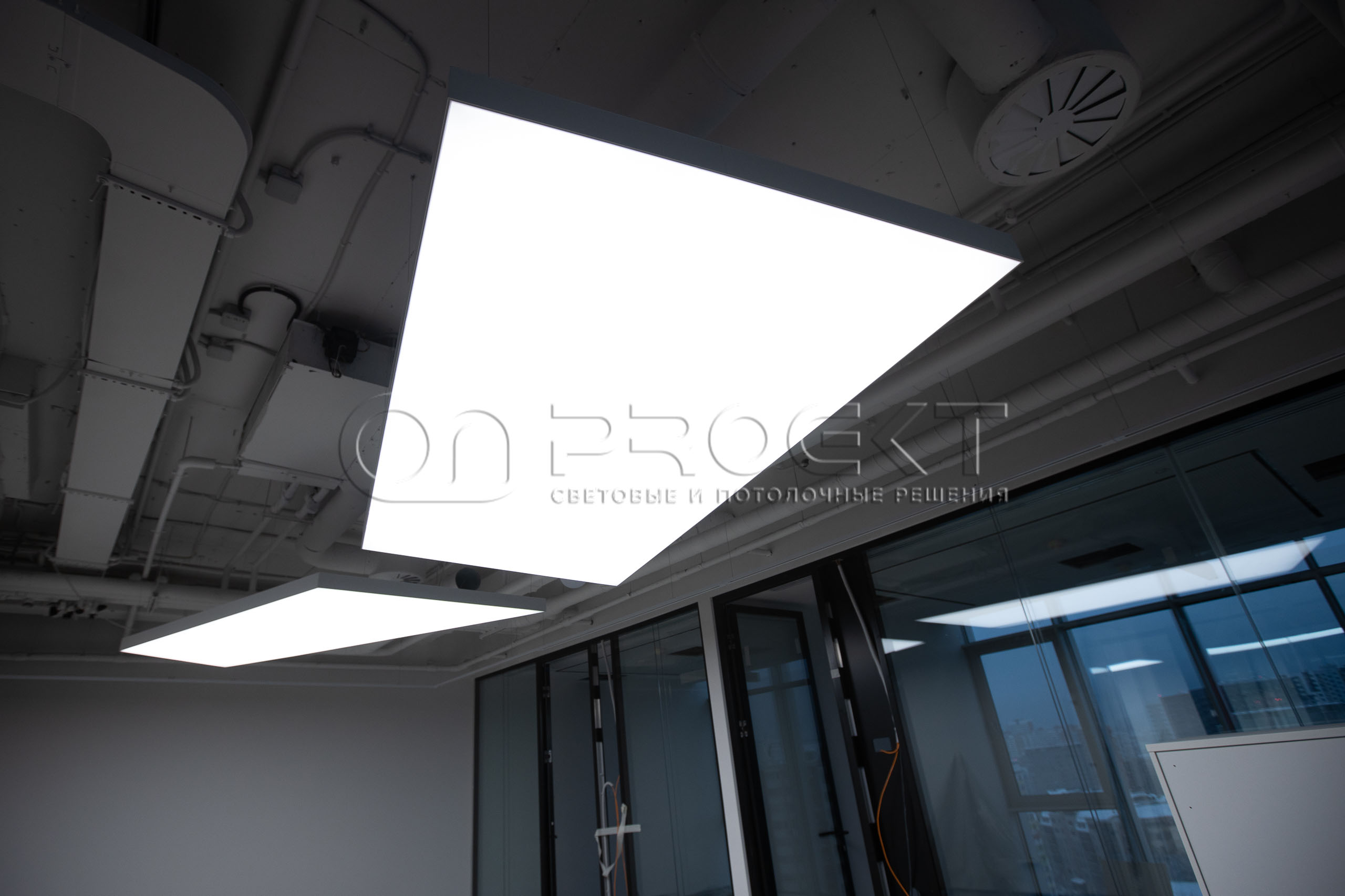 Световые панели в офисе компании ЭГИС