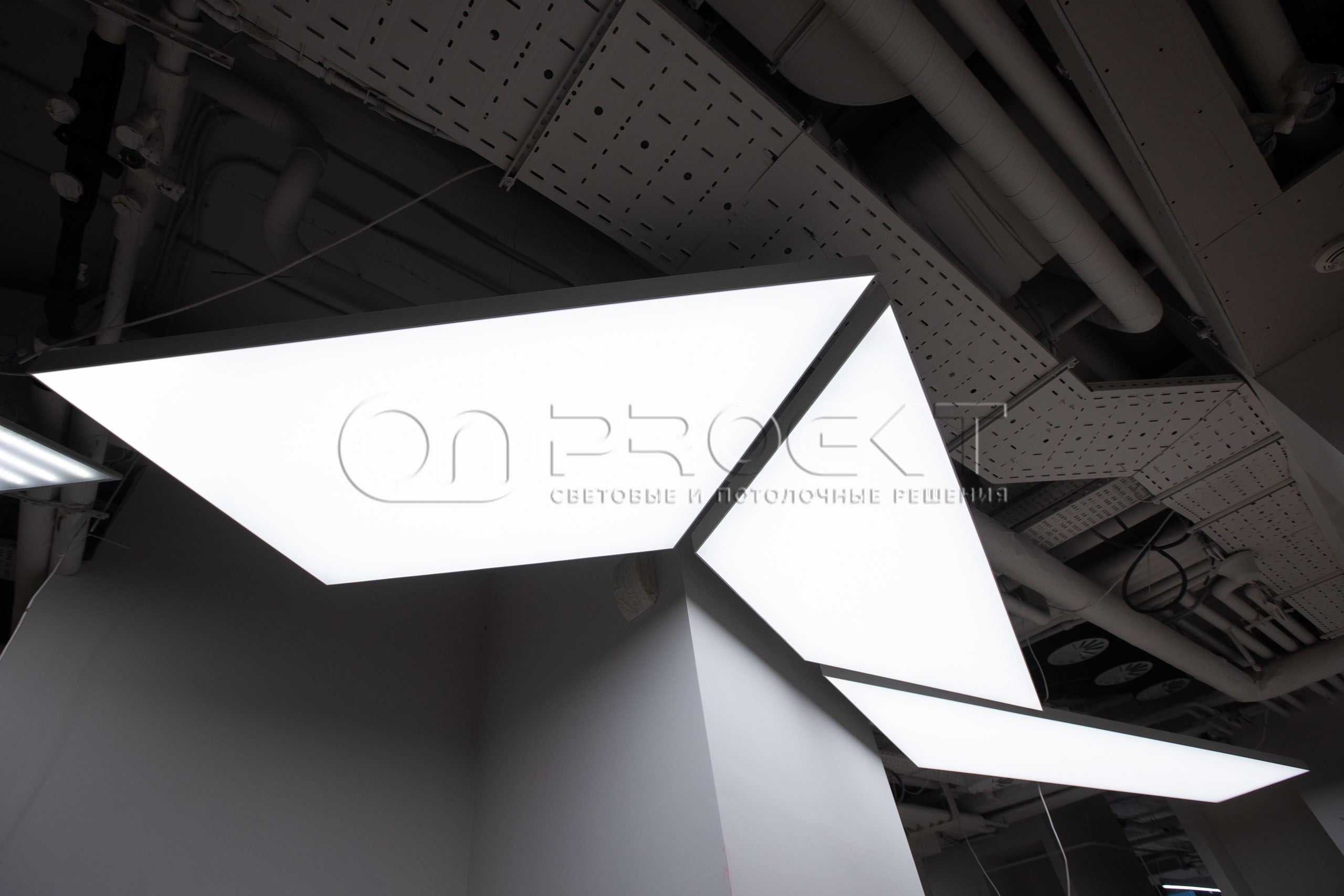 Световые панели в офисе компании ЭГИС