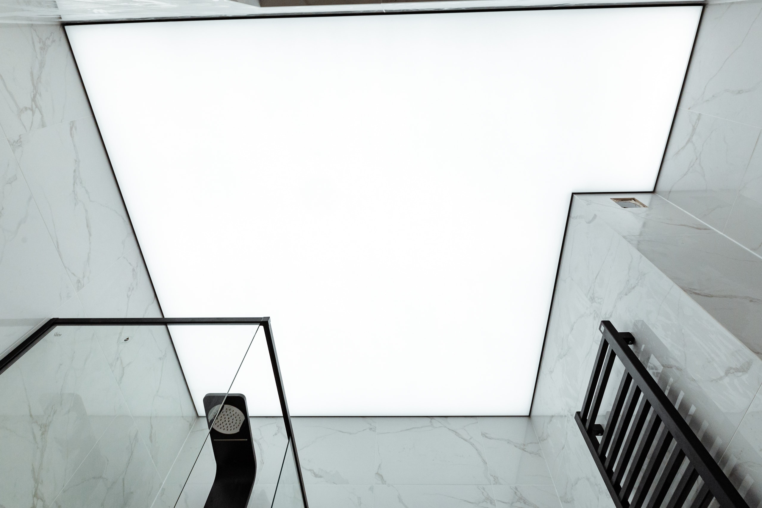 Световой потолок с теневым зазором