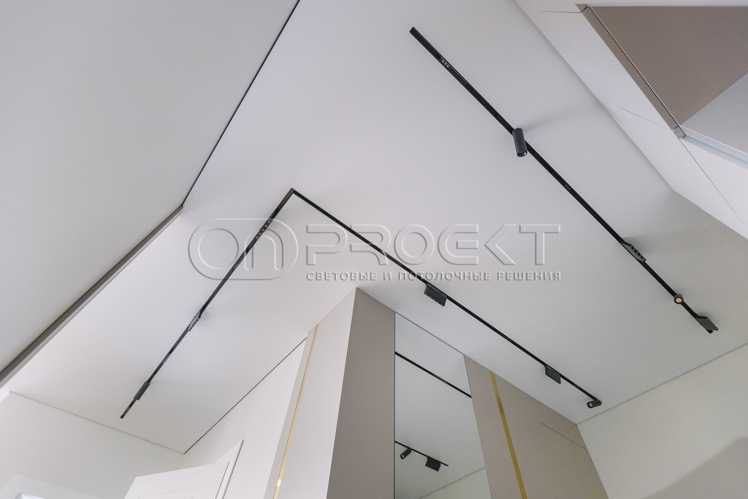 ПВХ потолки в четырехкомнатной квартире