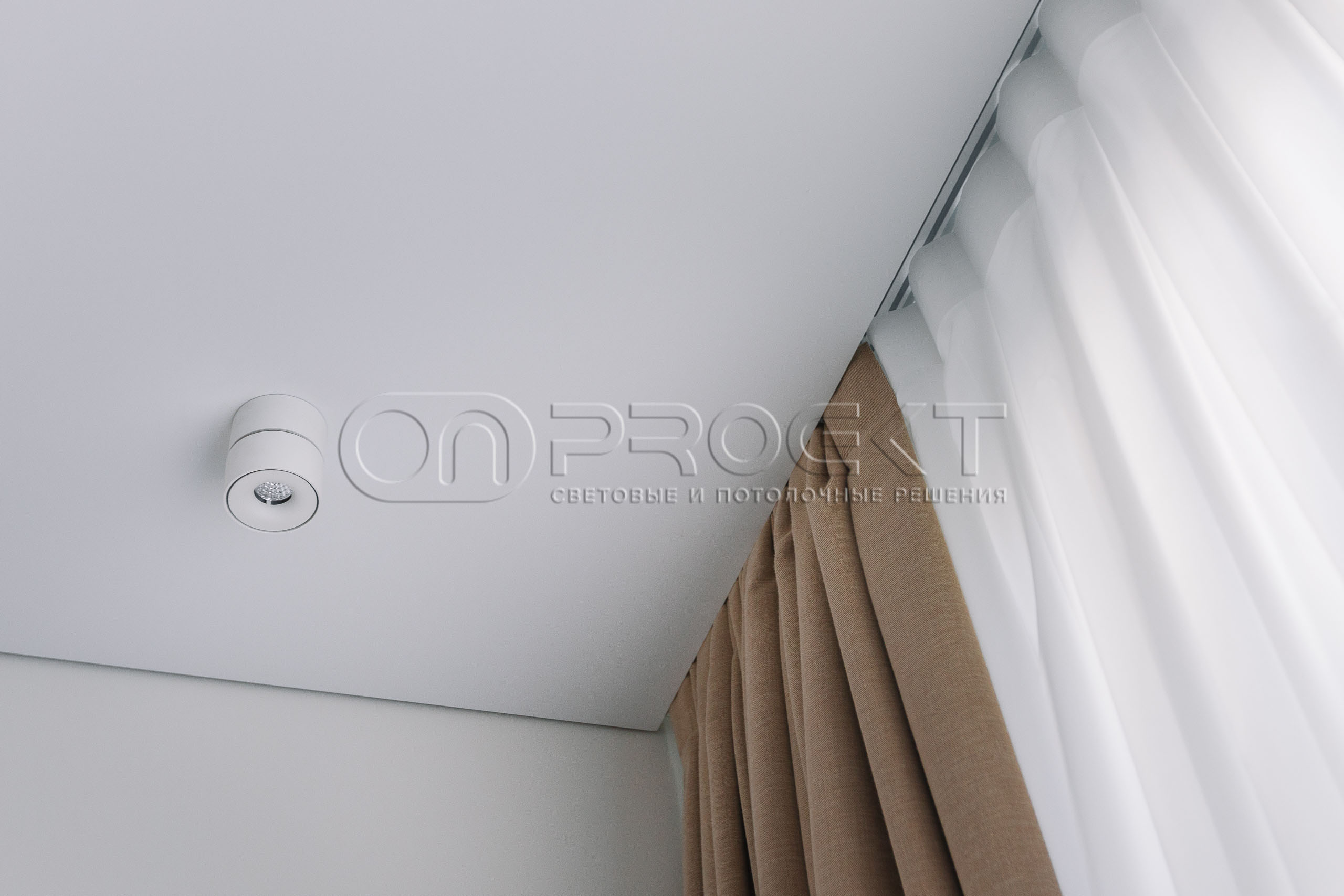 ПВХ потолки в четырехкомнатной квартире