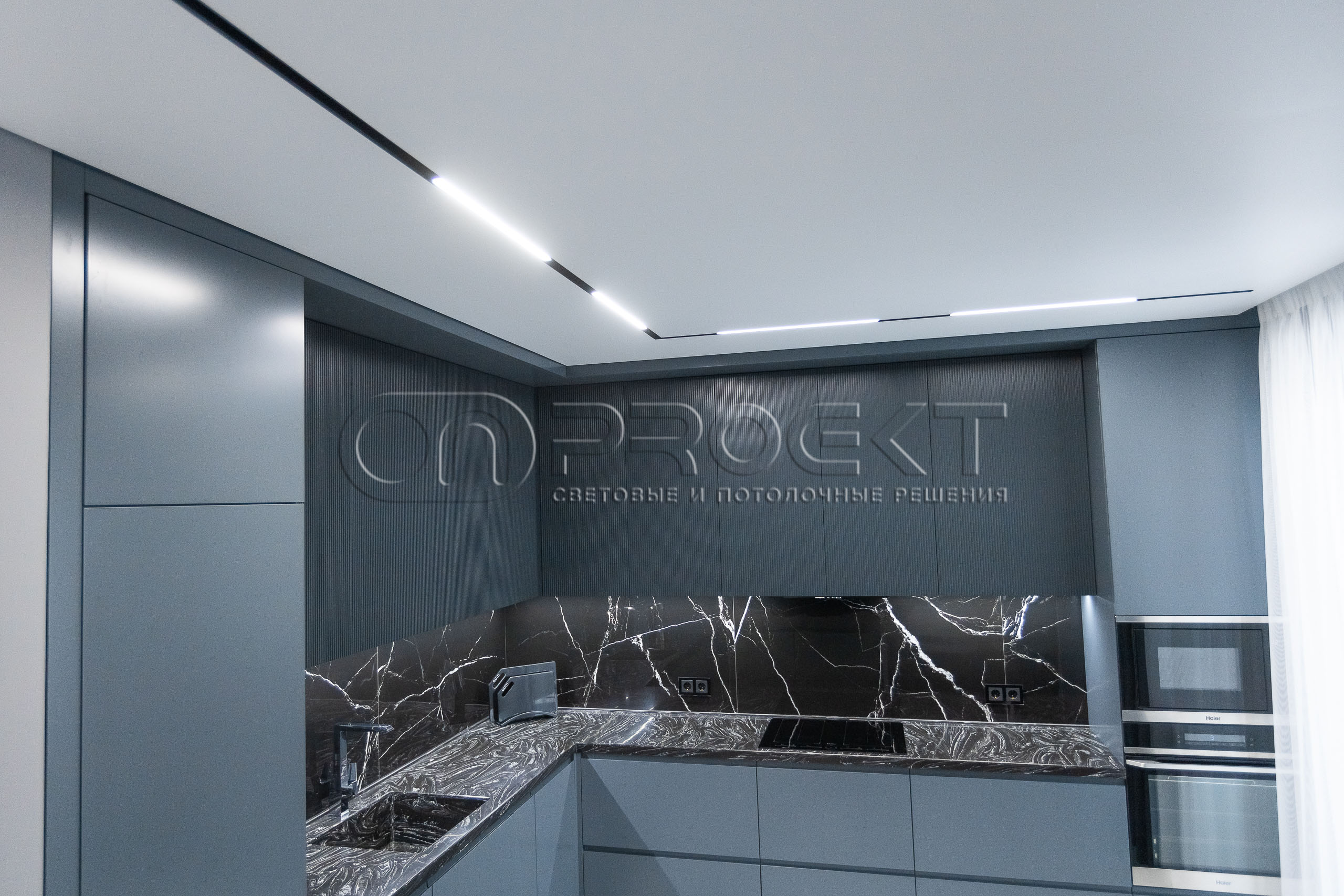 ПВХ потолки в трехкомнатной квартире