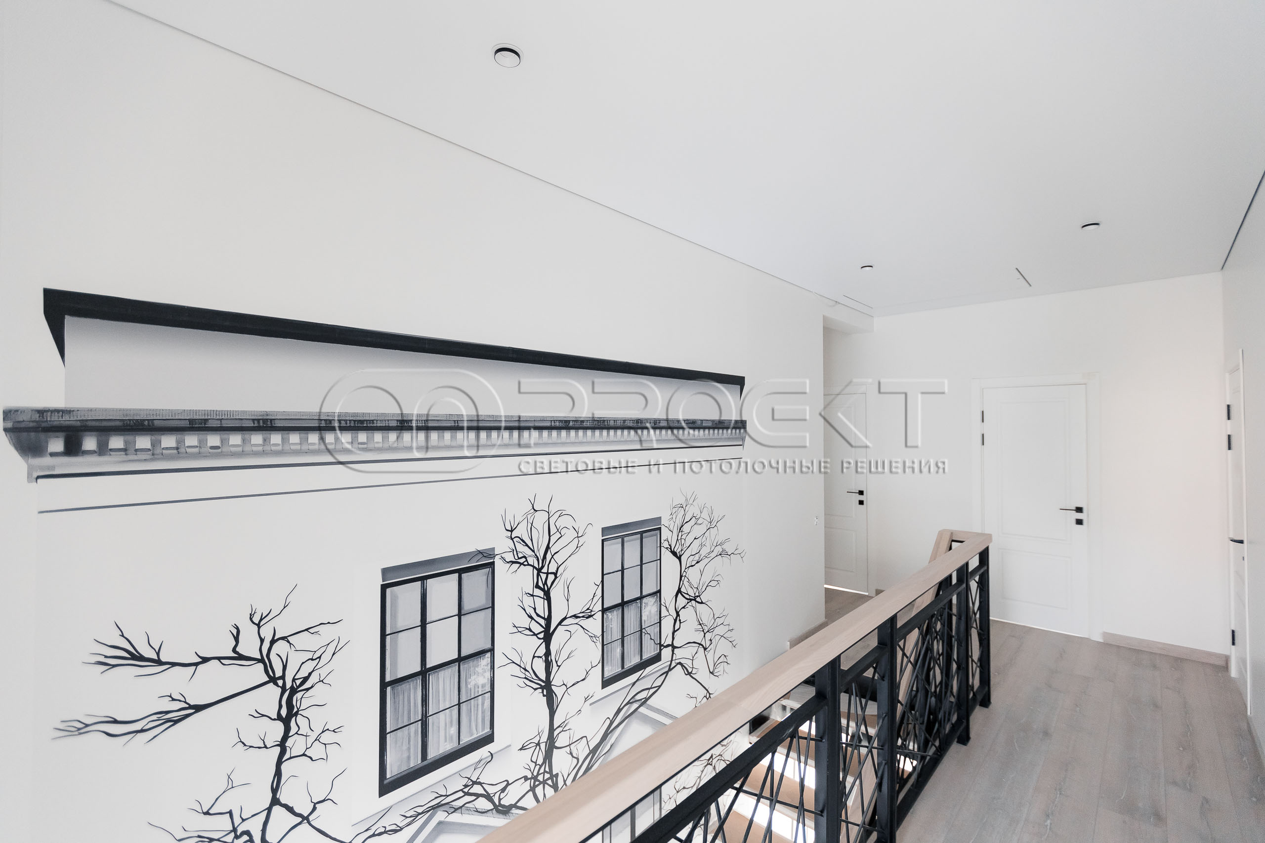 ПВХ потолки в доме с теневым зазором