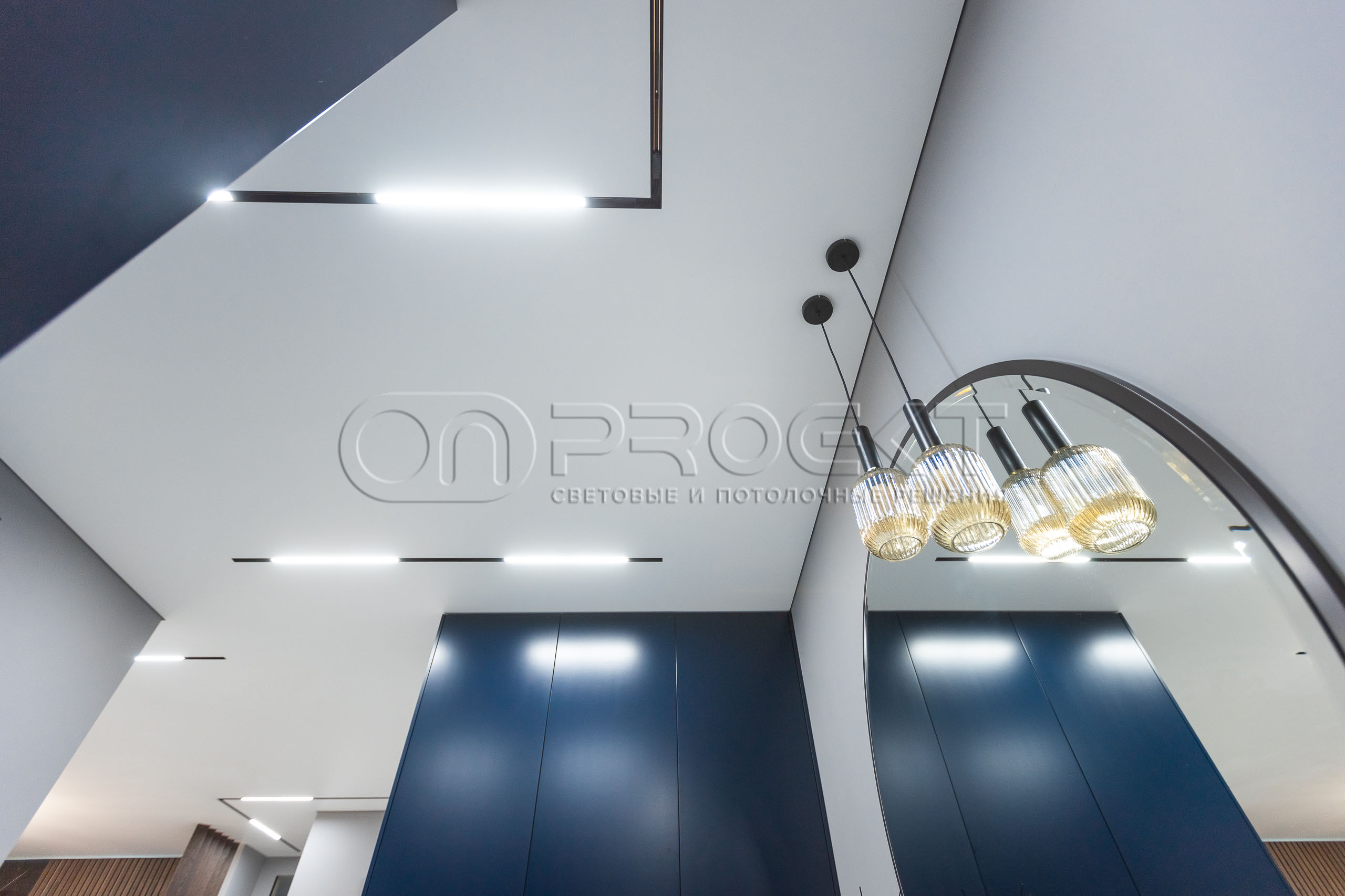 ПВХ потолки в трехкомнатной квартире