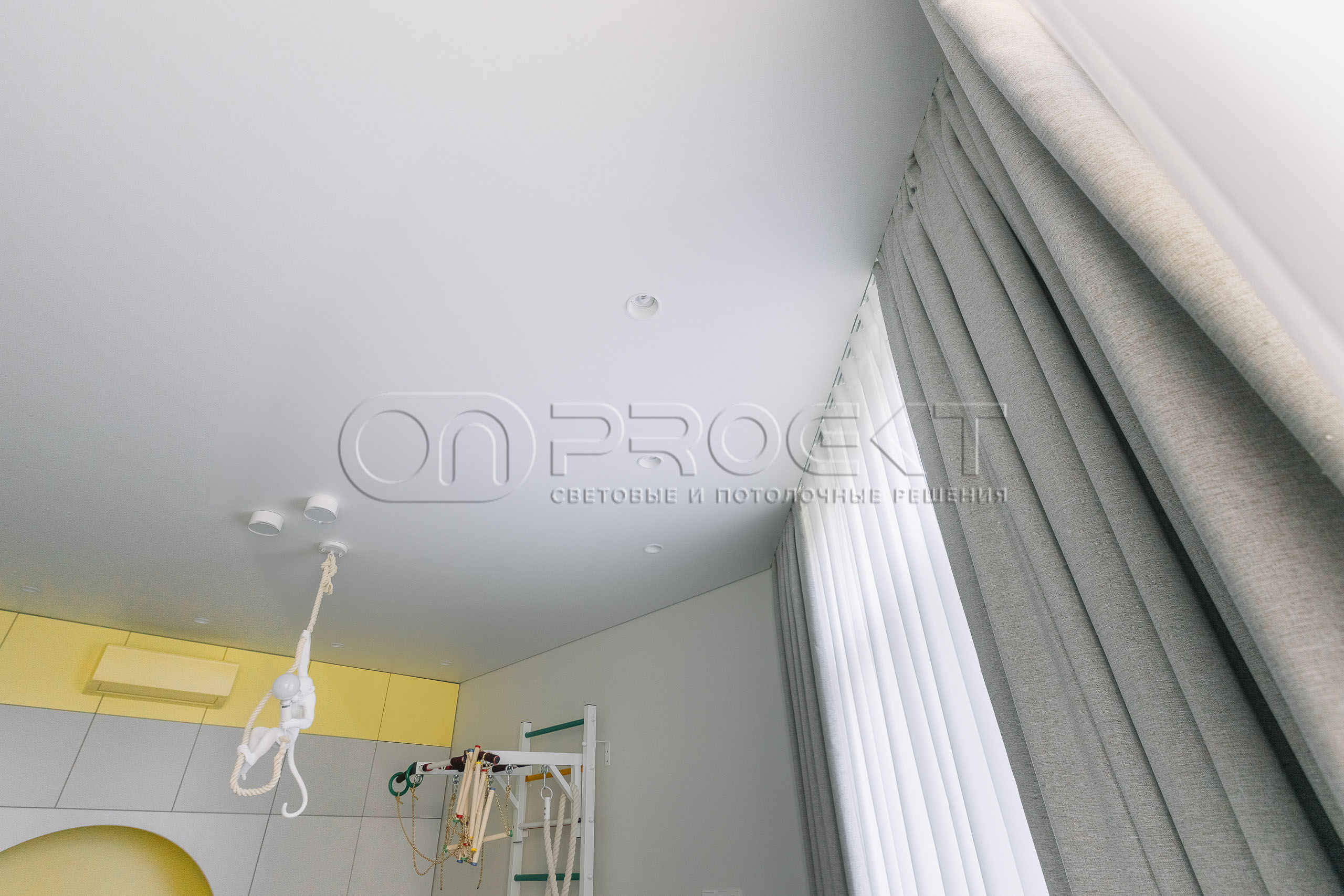 ПВХ потолки в четырехкомнатной квартире