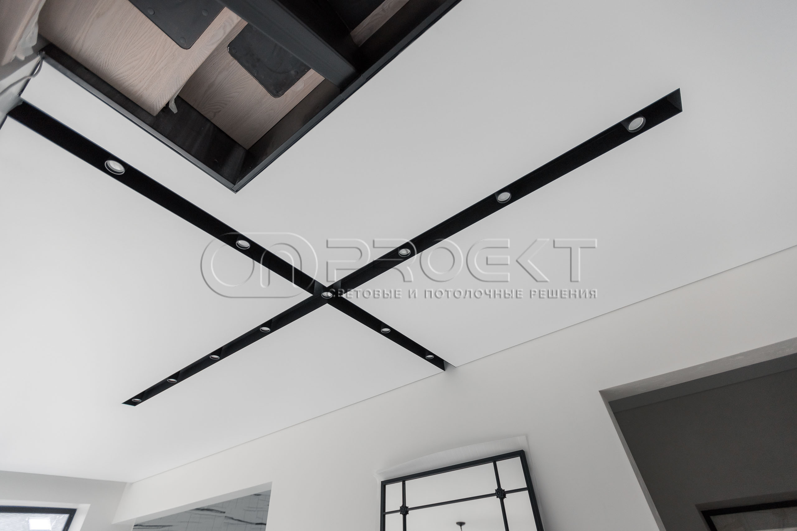 ПВХ потолки в доме с теневым зазором