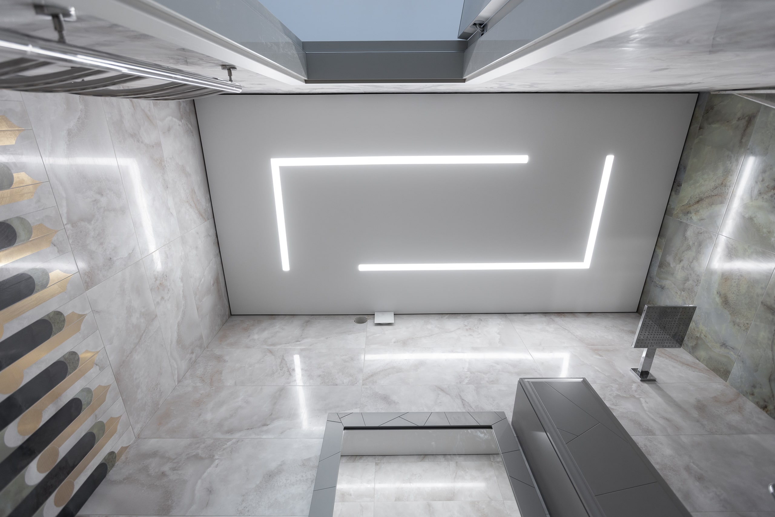 Световые линии в ванной